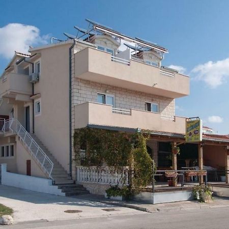 Apartmani Riva Rogoznica  Zewnętrze zdjęcie
