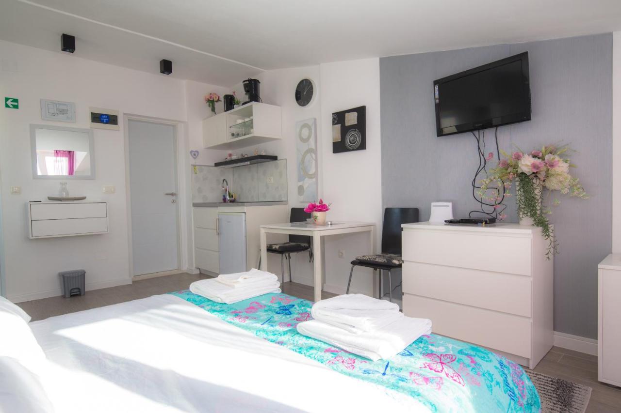 Apartmani Riva Rogoznica  Zewnętrze zdjęcie